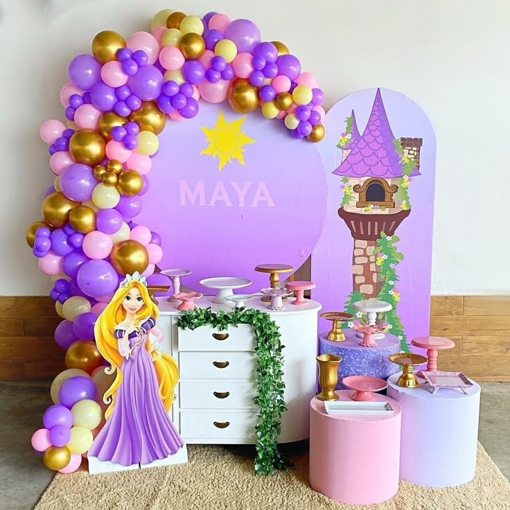 birthday with a Rapunzel tangled theme