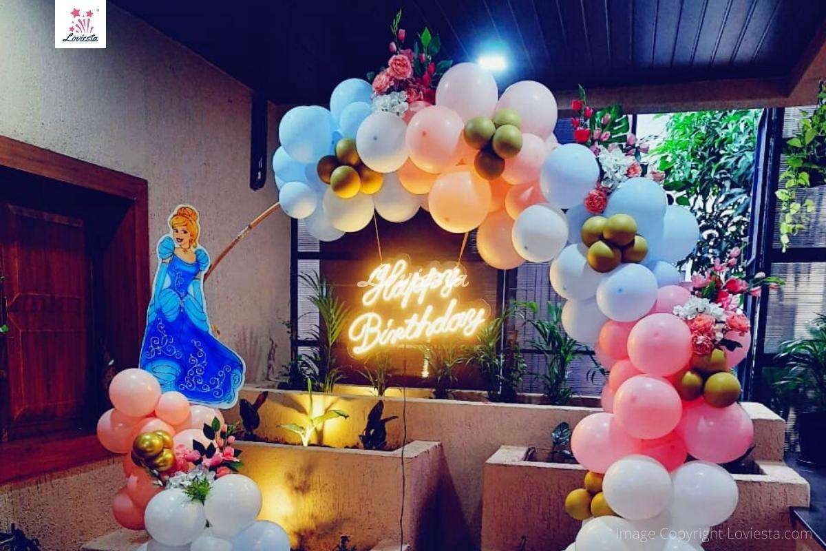 Birthday decorations with a Cinderella theme