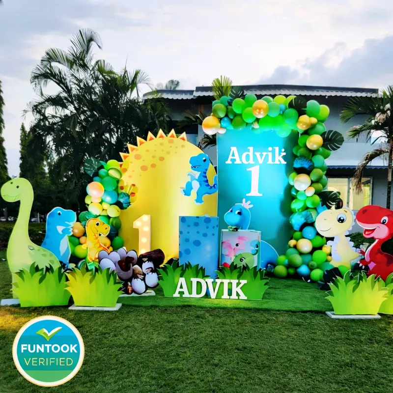 Dinasour Theme Birthday Decoration  1